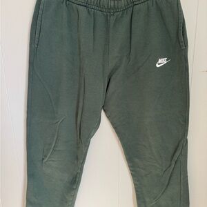 Nike Club Fleece Men's Sweatpants, Size XL - Green
